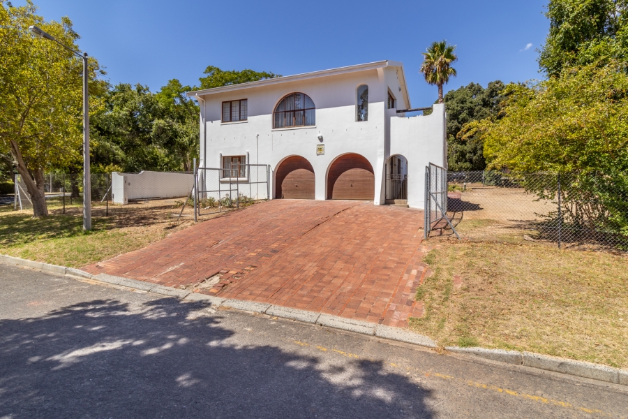 6 Bedroom Property for Sale in Brandwacht Western Cape